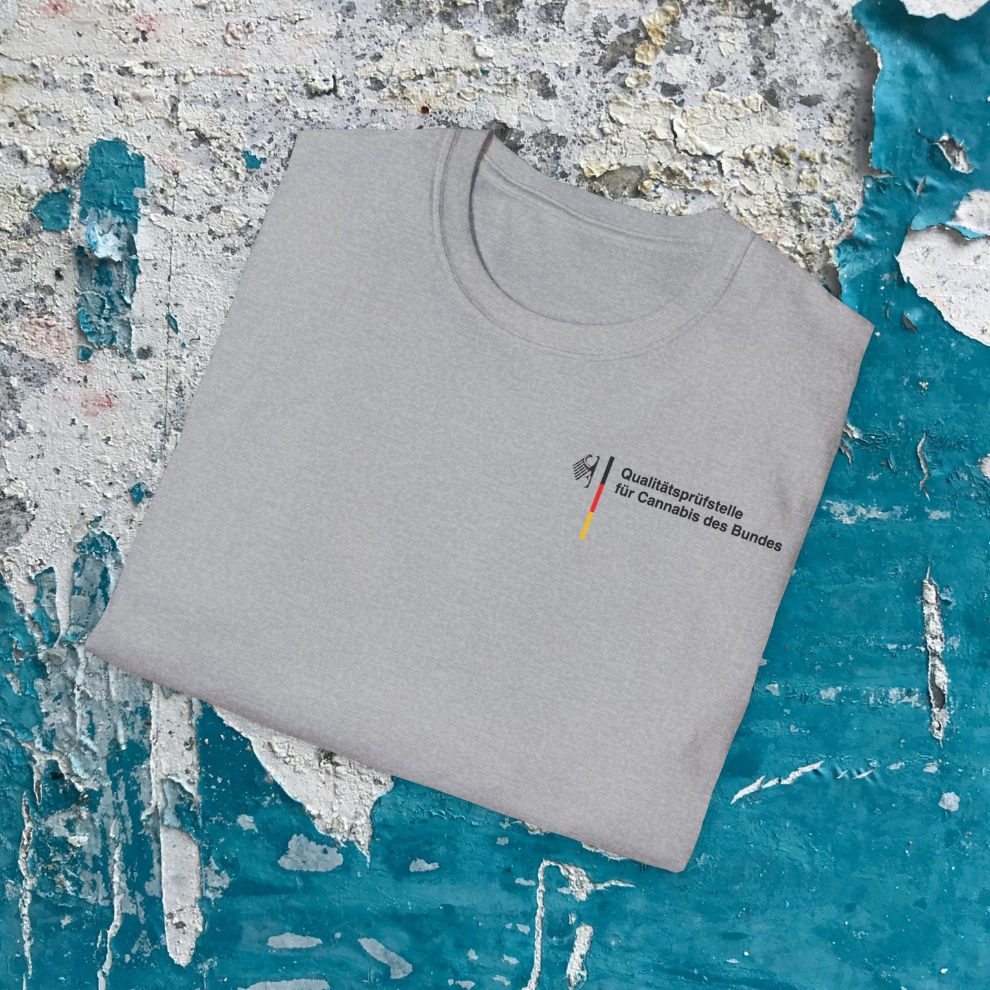 Qualitätsprüfstelle Cannabis Premium-Shirt by hauptstadt.memes