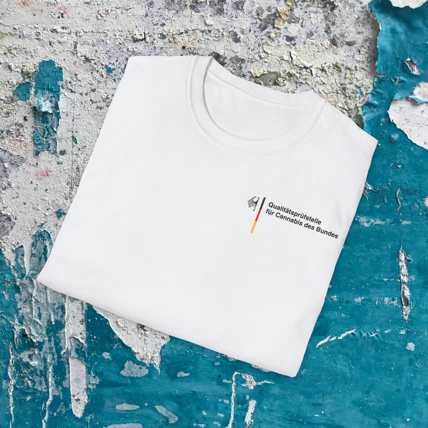 Qualitätsprüfstelle Cannabis Premium-Shirt by hauptstadt.memes