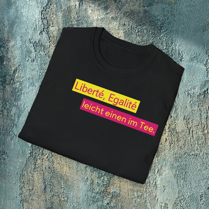 LIBERTÉ EGALITÉ leicht einen im Tee Premium-Shirt by hauptstadt.memes